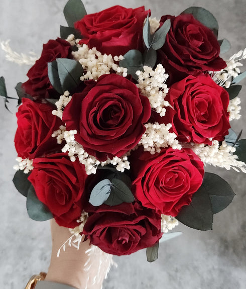 Zauberhafter Rosenstrauß "Rosenrot"